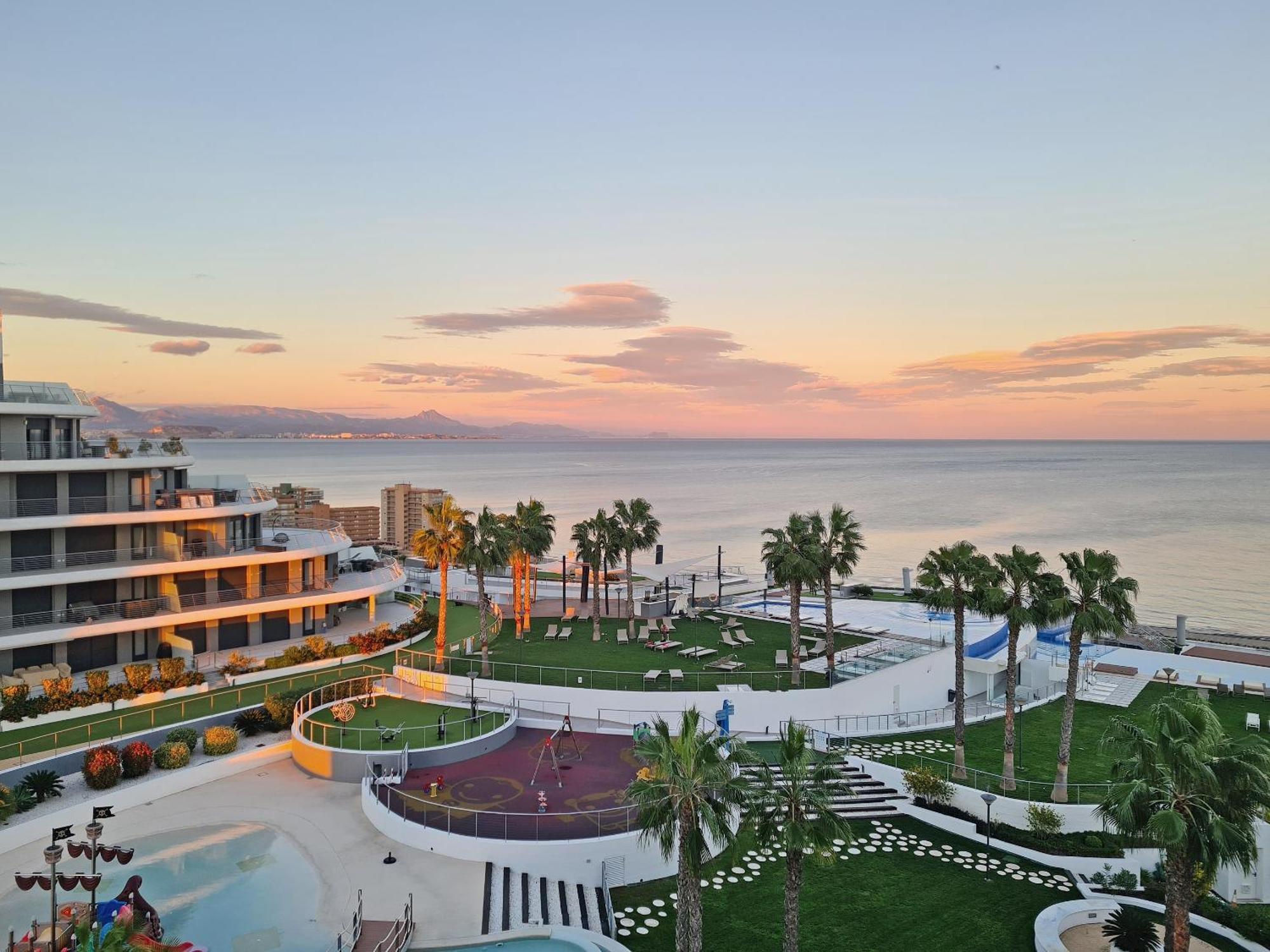 Infinity View Penthouses By Nras Arenales del Sol Rom bilde